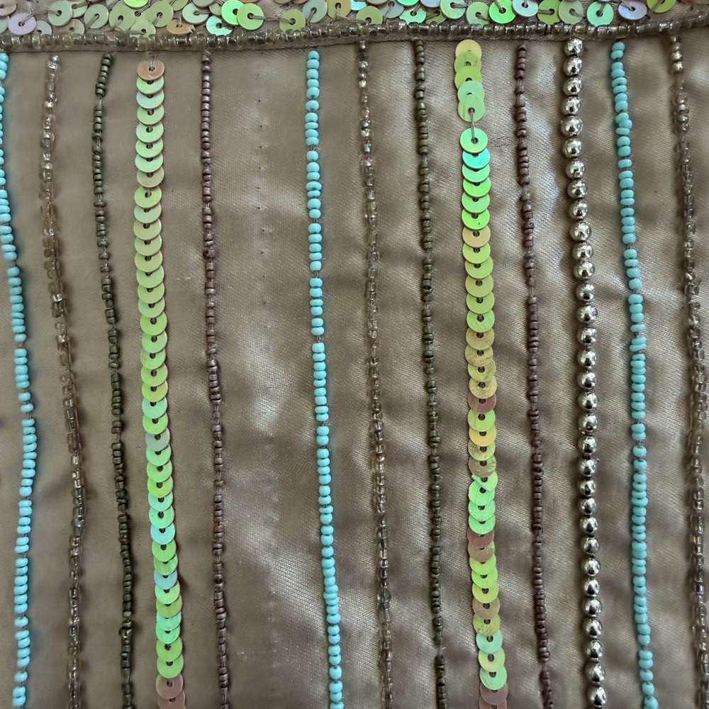 Embroidered Floral Sequin Clutch - Picture 4 of 6